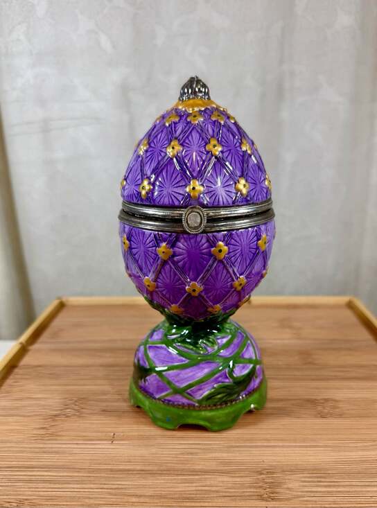 Royal Limited Other - Royal Limited 2001 Porcelain Egg Musical Trinket Box Plays Moonlight Sonata